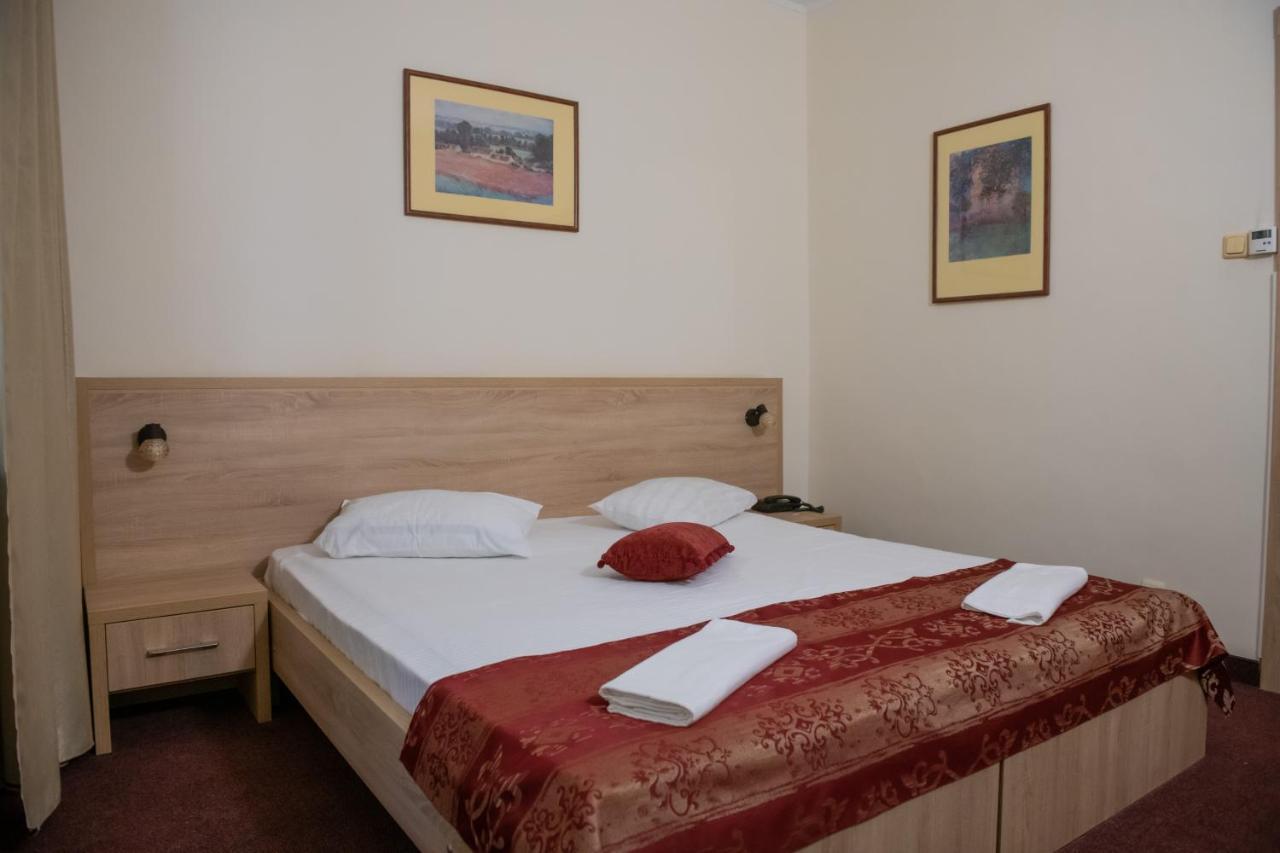 Hotel Panoramic Râmnicu Vâlcea Exteriér fotografie